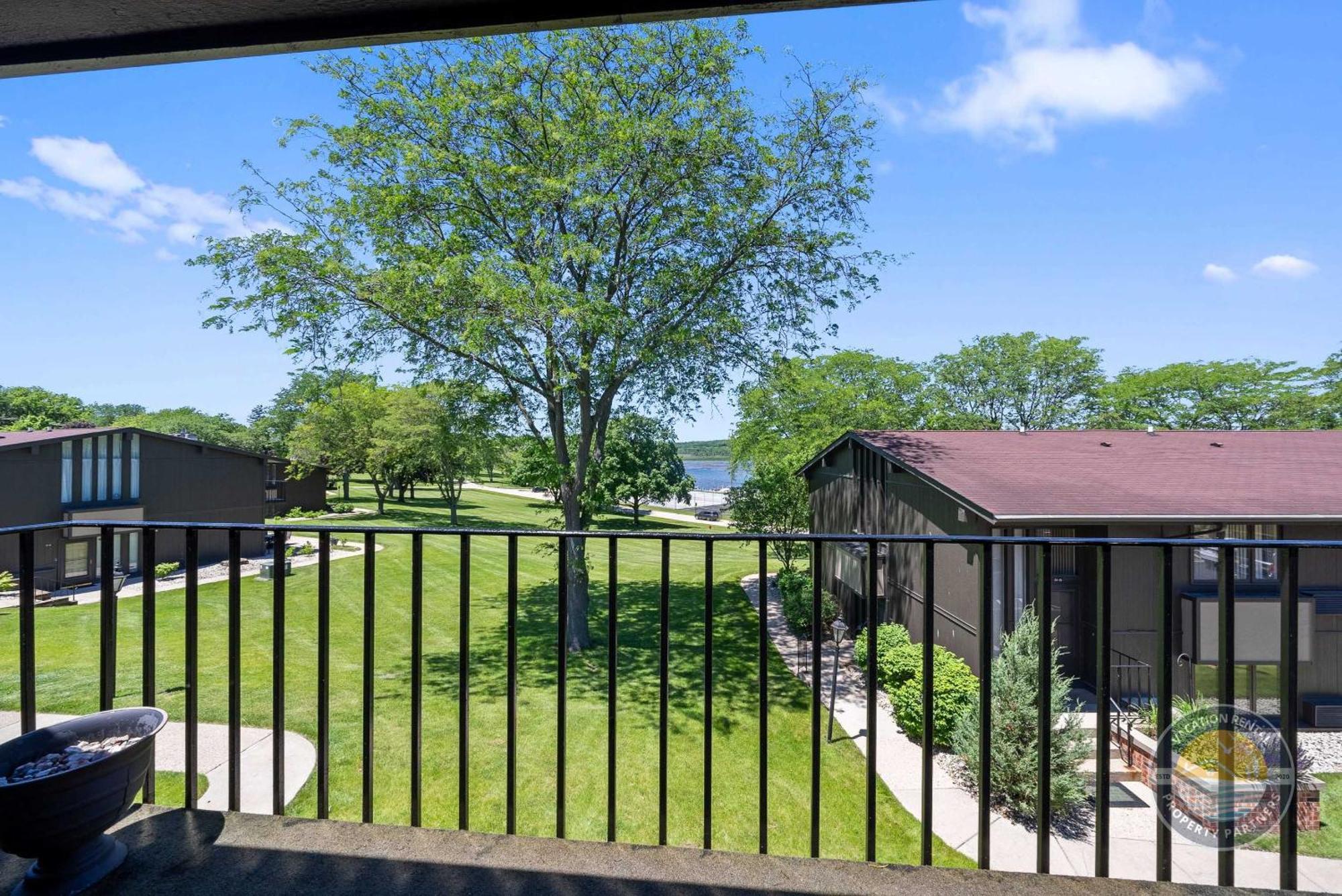 New Lake Como Condo With Lake Views Lake Geneva Exterior photo